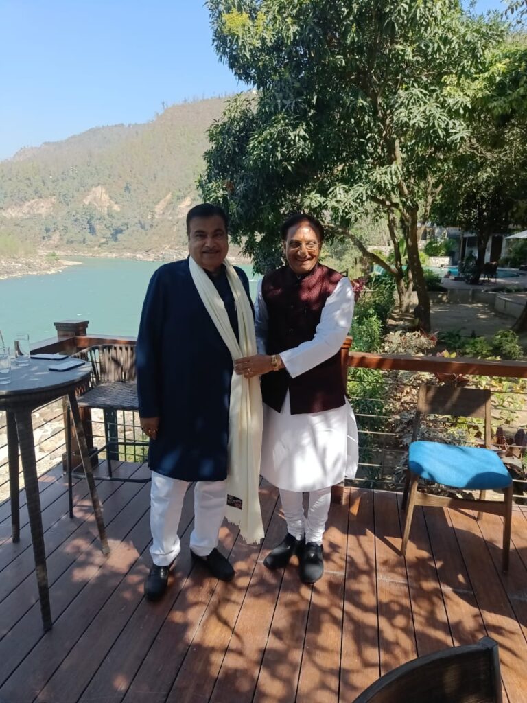 डॉ निशंक  व नितिन गडकरी की मुलाकात में हरिद्वार लोकसभा के विकास कार्यों में मंथन