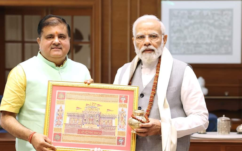 भाजपा प्रदेश अध्यक्ष महेंद्र भट्ट ने प्रधानमंत्री नरेन्द्र मोदी से शिष्टाचार भेंट की
