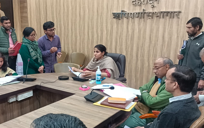 जनसुनवाई कार्यक्रम में डीएम सोनिका ने सुनीं जनशिकायतें, 104 शिकायतें हुुईं दर्ज