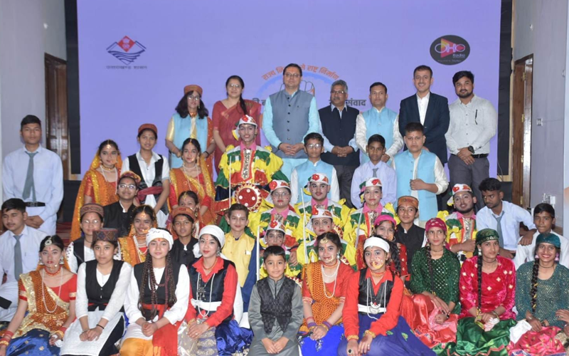 मुख्यमंत्री धामी ने ‘हिल की बात : युवा संवाद’ कार्यक्रम में छात्रों के साथ किया संवाद