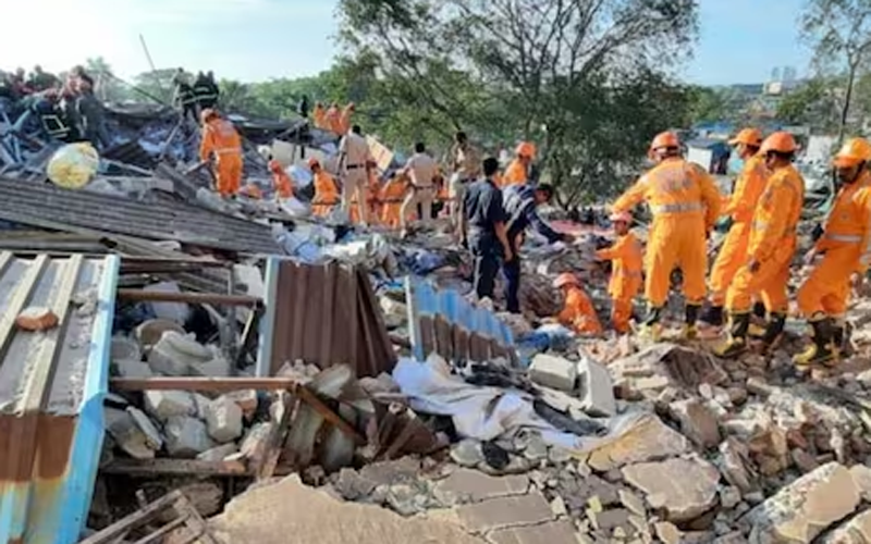 महाराष्ट्र में ठाणे जिले के भिवंडी में निकाले गए 18 लोग ,8 की मौत, रेस्क्यू कार्य जारी