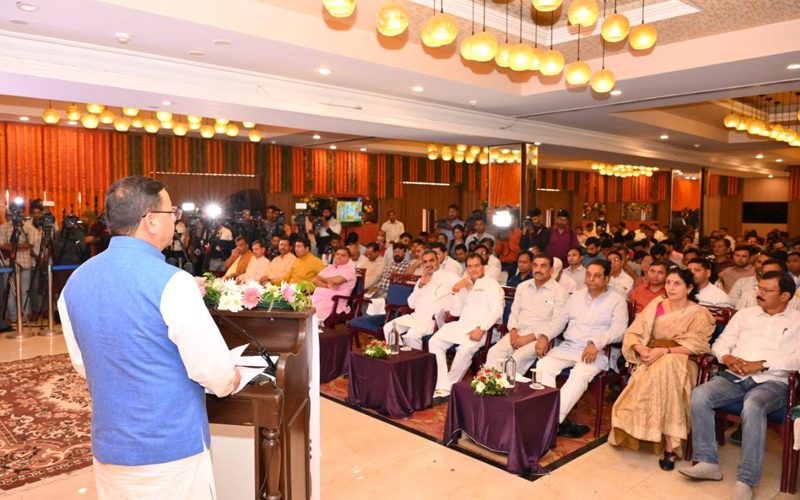 मीडिया से संवाद – : 9 सालों में उत्तराखण्ड में हर क्षेत्र में तेजी से कार्य हुए हैं – मुख्यमंत्री धामी