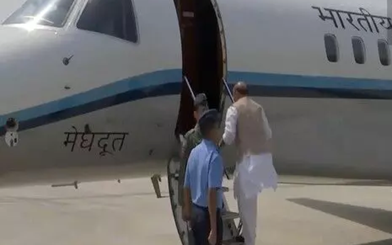 रक्षा मंत्री राजनाथ सिंह जम्मू के लिए हुए रवाना