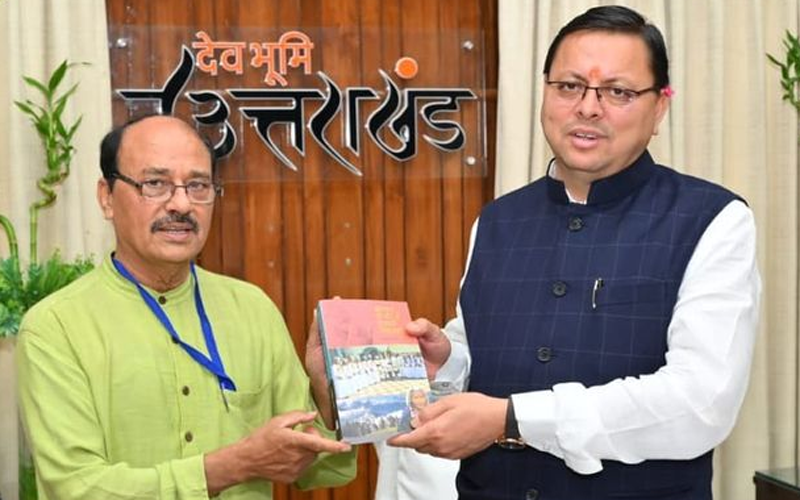 मुख्यमंत्री धामी से आज वरिष्ठ पत्रकार एवं लेखक जय सिंह रावत ने भेंट की