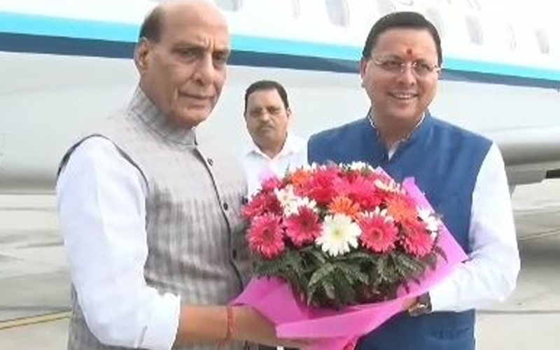 बिग ब्रेकिंग: केंद्रीय रक्षा मंत्री राजनाथ सिंह पहुंचे जौलीग्रांट एयरपोर्ट