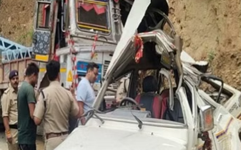 ऋषिकेश-बदरीनाथ राष्ट्रीय राजमार्ग मार्ग पर बुलेरो और ट्रक में हुई भिड़ंत,दो की मौत