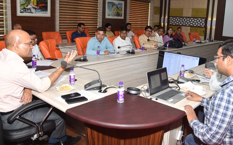 सचिव आपदा प्रबंधन डॉ. रंजीत कुमार सिन्हा की अध्यक्षता में बैठक आयोजित की गई