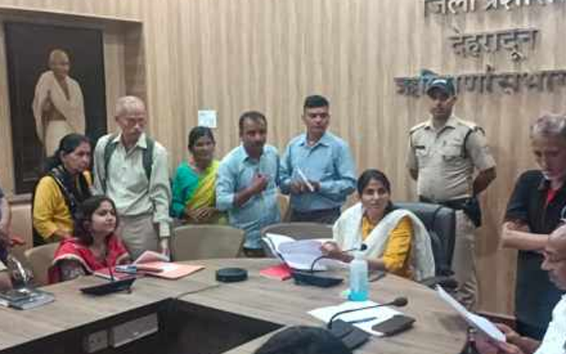 जिलाधिकारी सोनिका की अध्यक्षता में जनसुनवाई कार्यक्रम का आयोजन किया गया