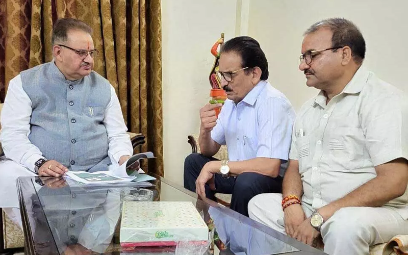 मंत्री गणेश जोशी ने विकास के संबंध में बैठक ली