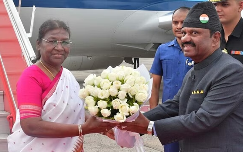 एक दिवसीय दौरे पर बंगाल पहुंचीं राष्ट्रपति द्रौपदी मुर्मू