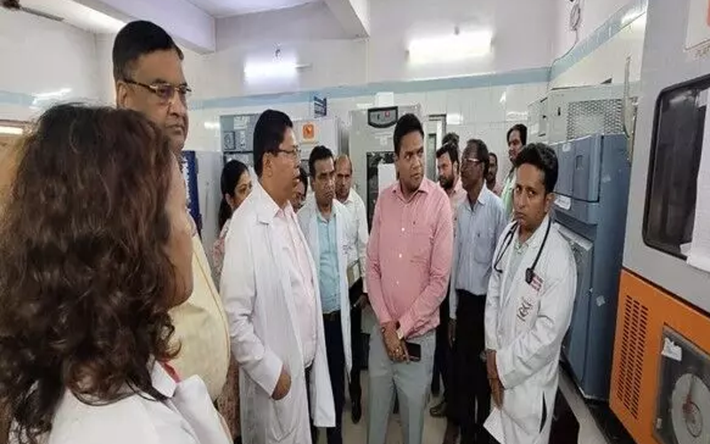 स्वास्थ्य सचिव आर राजेश कुमार ने दून मेडिकल कॉलेज अस्पताल का किया औचक दौरा