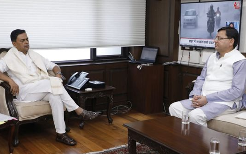 मुख्यमंत्री धामी ने नई दिल्ली में केंद्रीय ऊर्जा मंत्री राज कुमार सिंह से भेंट की
