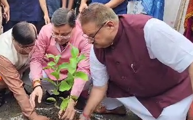 मुख्यमंत्री धामी ने ‘मेरी माटी मेरा देश’ अभियान के तहत गुच्चू पानी में किया पौधारोपण