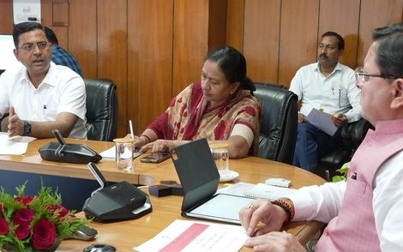 मुख्यमंत्री धामी ने सशक्त उत्तराखण्ड @ 2025 के लक्ष्यों की प्राप्ति हेतु खनन व राजस्व विभाग कि समीक्षा की