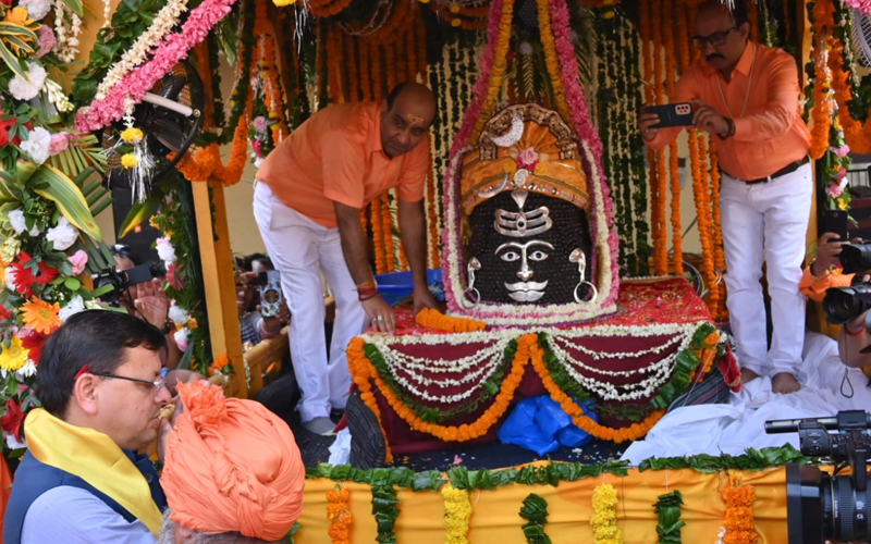 सीएम धामी ने आज भव्य शोभा यात्रा का किया शुभारम्भ