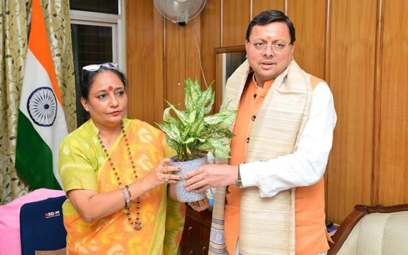 मुख्यमंत्री धामी की विधानसभा अध्यक्ष ऋतु खंडूरी भूषण से शिष्टाचार भेंट