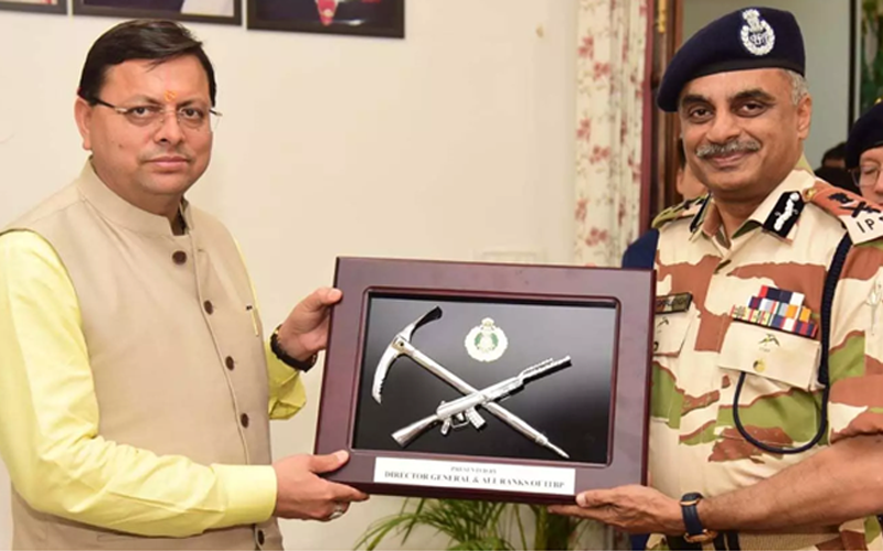 मुख्यमंत्री धामी से आईटीबीपी के महानिदेशक अनीश दयाल सिंह ने की भेंट, किया अभार व्यक्त