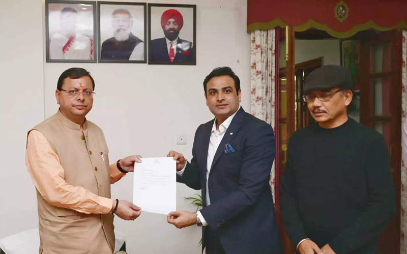 अनंत अंबानी ने इतनी धनराशि मुख्यमंत्री राहत कोष के लिए प्रदान किए