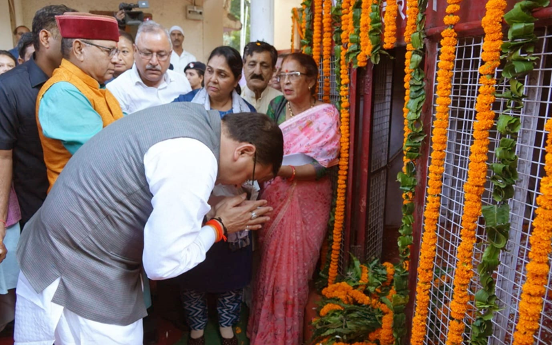 मुख्यमंत्री धामी ने उत्तराखण्ड राज्य आन्दोलनकारी शहीदों को श्रद्धांजलि अर्पित की