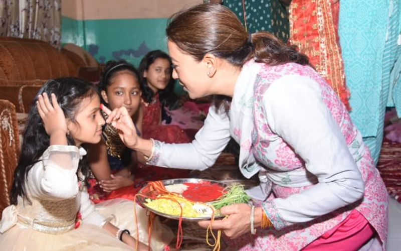 कैबिनेट मंत्री रेखा आर्या ने विधि-विधान से कन्या-पूजन किया