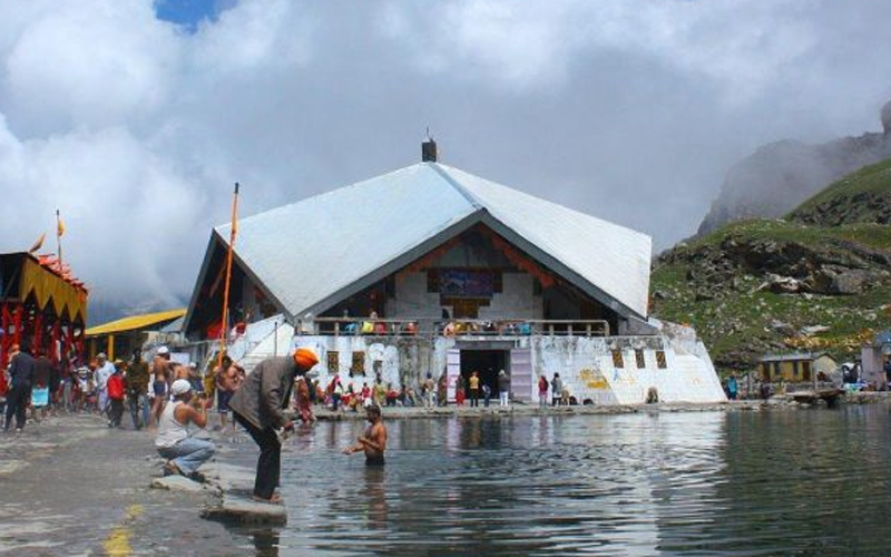 आज शीतकाल के लिए बंद होंगे हेमकुंड साहिब के कपाट