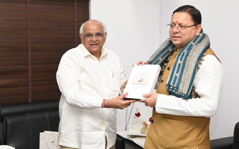 मुख्यमंत्री धामी ने आज सुबह गांधीनगर में गुजरात के मुख्यमंत्री भूपेंद्र पटेल से शिष्टाचार भेंट की