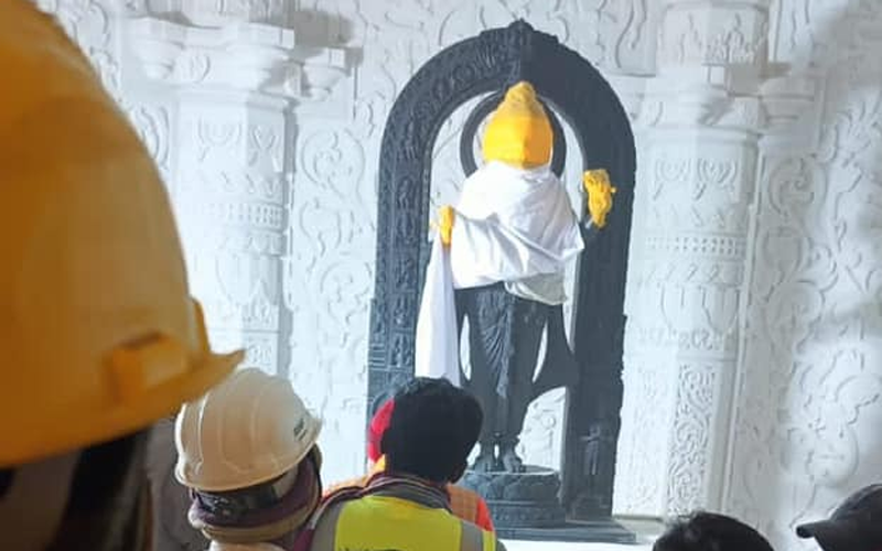 गर्भगृह में विराजमान हुए प्रभु श्रीराम,अरणिमंथन से आज प्रकट होगी अग्नि