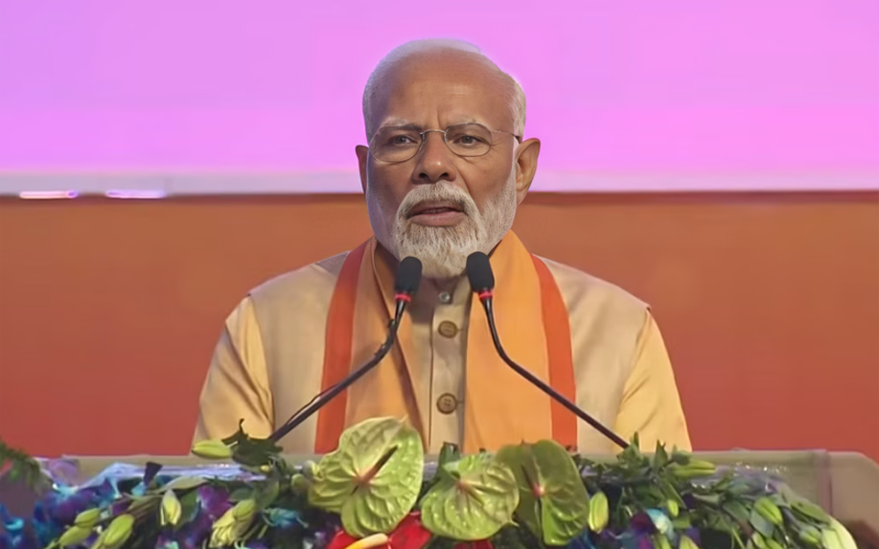 प्रधानमंत्री नरेंद्र मोदी ने 10 लाख करोड़ रुपये की 14 हजार निवेश परियोजनाओं का शुभारंभ किया