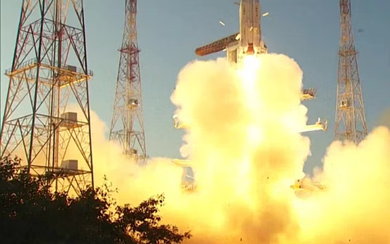 ISRO ने फिर रचा इतिहास, श्रीहरिकोटा से INSAT-3D सैटेलाइट लॉन्च