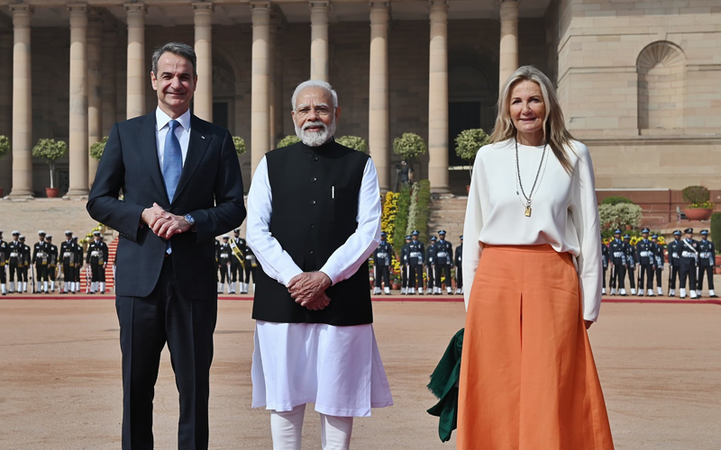 ग्रीक प्रधानमंत्री किरियाकोस मित्सोटाकिस का पीएम मोदी ने किया स्वागत