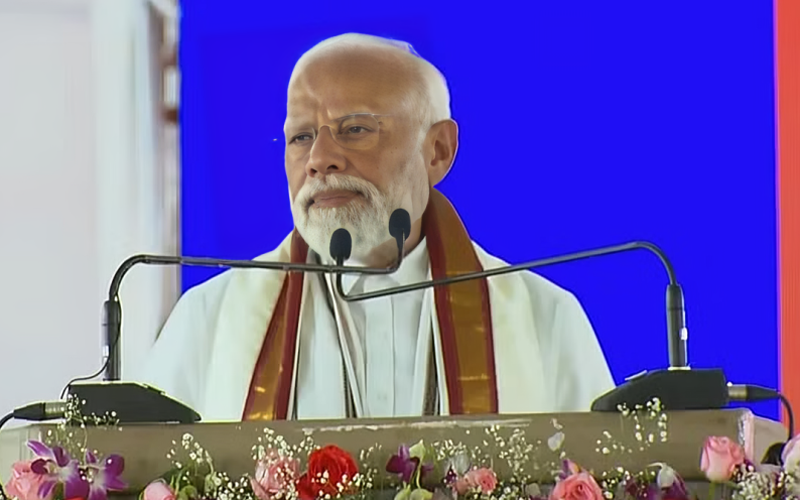 प्रधानमंत्री मोदी ने तेलंगाना के आदिलाबाद में 56 हजार करोड़ रुपये की कई विकास परियोजना का उद्घाटन और शिलान्यास किया