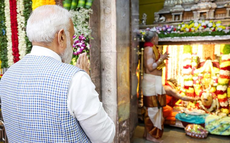 प्रधानमंत्री मोदी ने की उज्जयिनी महाकाली मंदिर में पूजा-अर्चना