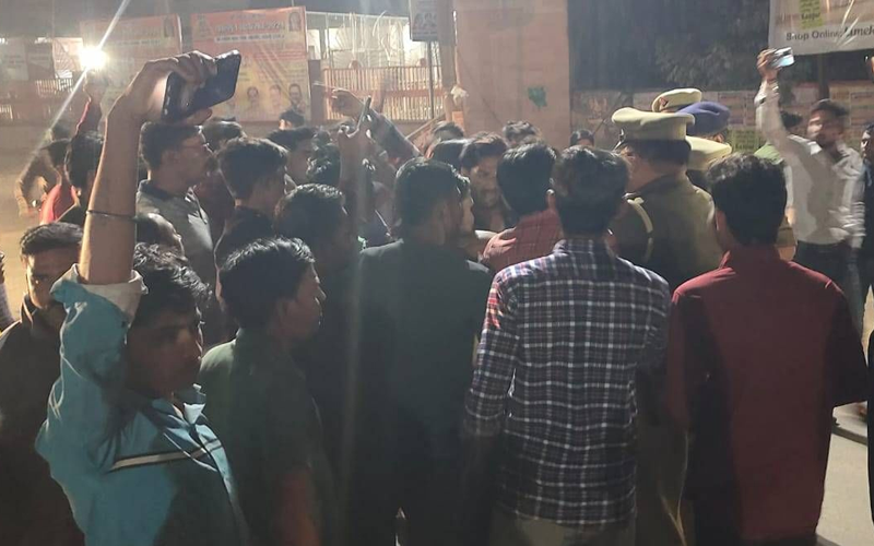 बदायूं में 2 बच्चों की हत्या के बाद सांप्रदायिक तनाव, यूपी पुलिस ने आरोपी को मौके पर किया ढेर